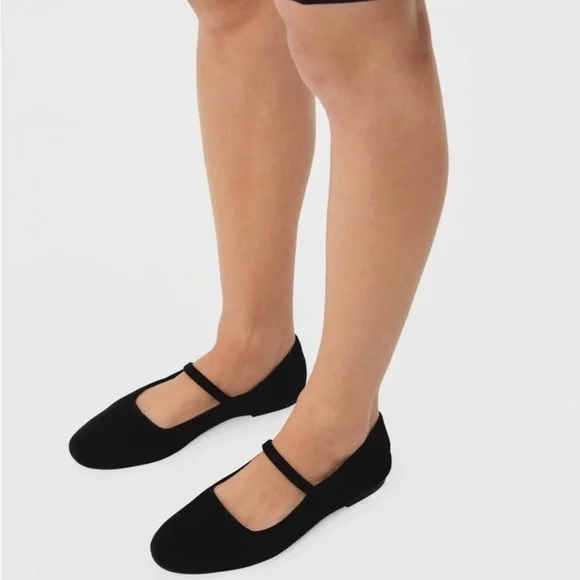 Like New Condition Everlane The Mary Jane in Black Velvet New Womens Flats Shoes - Picture 2 of 13